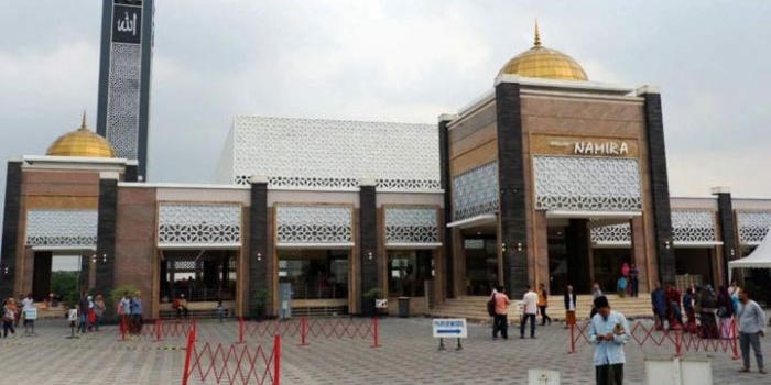 Suasana Masjid Namira di Joto Sanur Lamongan menjelang sore.
