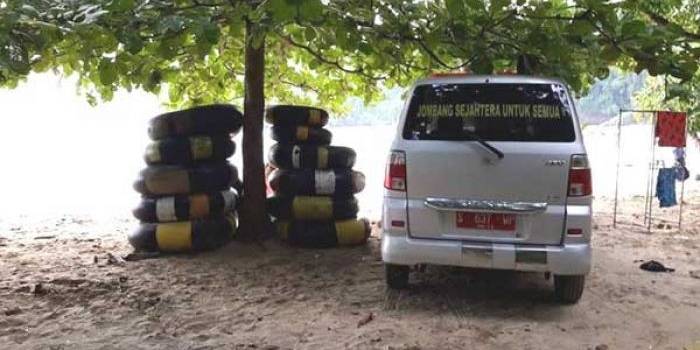 TERTANGKAP BASAH - MSD Desa Japanan tertangkap basah sedang berada di Pantai Karanggongso Trenggalek. (foto: facebook)