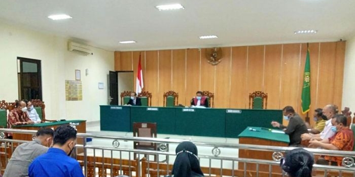 Suasana sidang putusan praperadilan tersangka MSAT di Pengadilan Negeri Jombang.