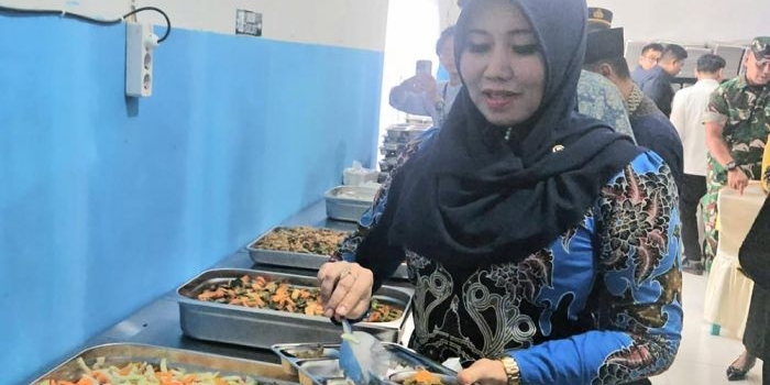200-siswa-surabaya-diduga-keracunan-mbg-ning-lia-harus-ada-penyesuaian-porsi-sesuai-kemampuan-sppg