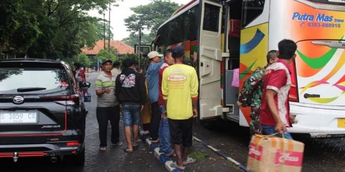 aktivitas-penumpang-di-terminal-rajekwesi-masih-landai-puncak-arus-mudik-diprediksi-h-4-lebaran