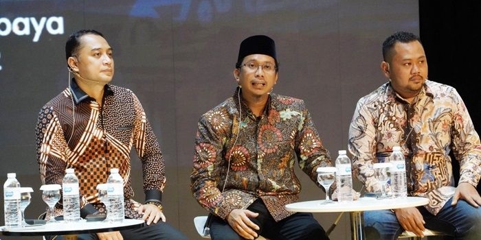 Bupati Ahmad Muhdlor (tengah) saat menjadi pembicara di Surabaya Business Forum (SBF) 2022, Sabtu (21/5/2022).