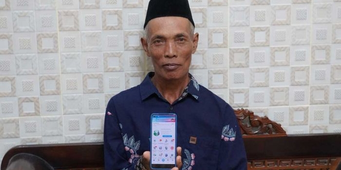 Salah satu peserta program JKN atau Jaminan Kesehatan Nasional dari Desa Pehkulon, Kecamatan Papar, Kabupaten Kediri, Sukardi (61).
