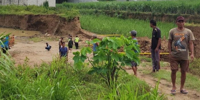 tragedi-galian-c-di-magetan-satu-pekerja-tewas-tertimbun-legalitas-tambang-dipertanyakan