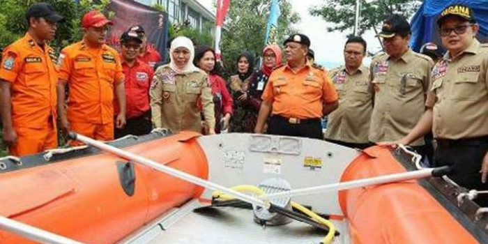 Gubernur Jawa Timur Khofifah Indar Parawansa sangat berpengalaman terkait peran Taruna Siaga Bencana (Tagana) karena pernah menjabat Menteri Sosial RI. foto: istimewa