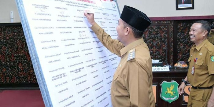 wujudkan-birokrasi-anti-korupsi-bupati-dan-kepala-opd-pemkab-sumenep-teken-pakta-integritas