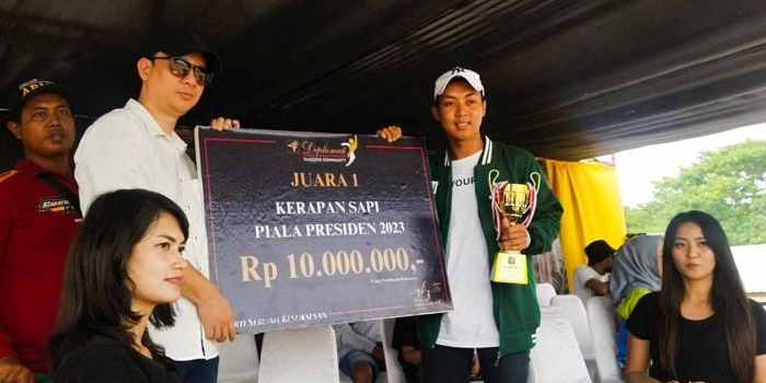 Juara Karapan Sapi Piala Presiden 2023.