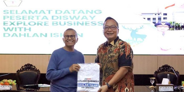 dahlan-iskan-kunjungi-kota-pudak-wakil-bupati-gresik-jabarkan-pelbagai-potensi-lokal