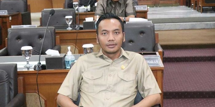 komisi-iv-dprd-gresik-akan-sidak-ke-perusahaan-yang-tahan-ijazah-karyawan