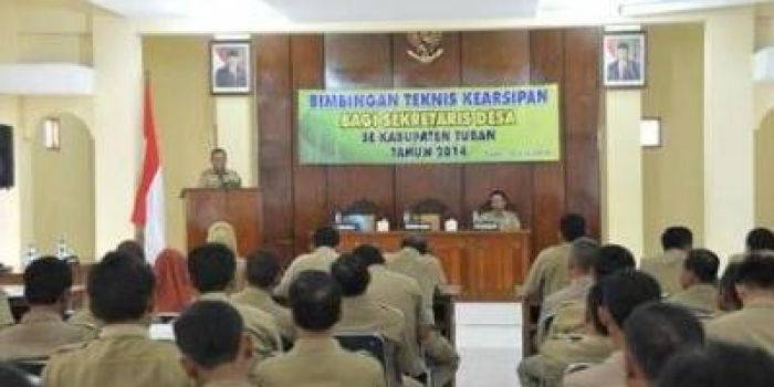 Sekdes dari 20 kecamatan di Tuban ikut bimbingan teknis kearsipan. foto : suwandi/bangsaonline