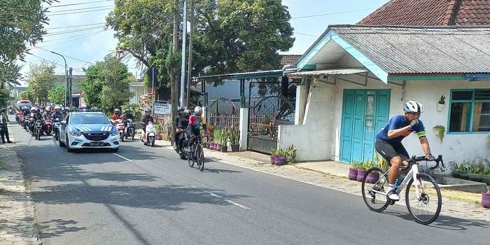 Para pesepeda yang mengikuti Tour De Panderman.