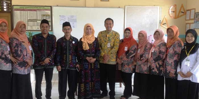 Tim Dewan Pendidikan Tuban saat melakukan sidak UNBK pada tahun lalu. 