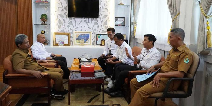 gandeng-pemkab-pamekasan-pln-up3-madura-hadirkan-spklu