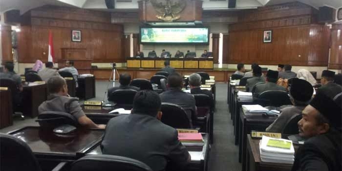 Suasana sidang paripurna DPRD Tuban.