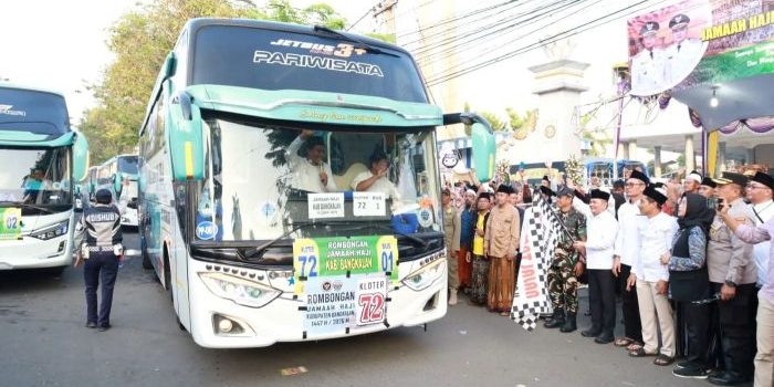 lepas-keberangkatan-370-jemaah-haji-wabup-bangkalan-titip-doa-untuk-daerah