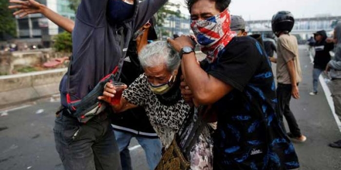 Foto yang dahsyat. foto: Willy Kurniawa/Reuters