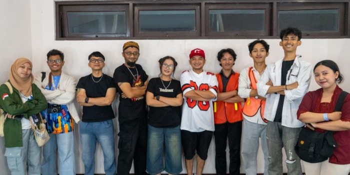Tim produksi film Pakaryan bersama grup hip-hop asal Ponorogo, Kajawi