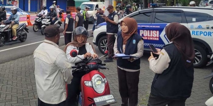 operasi-gabungan-di-kota-batu-39-kendaraan-terjaring-pkb-mati