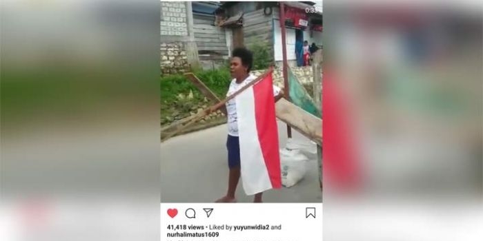 Sebuah video heroik Mama Papua yang membawa bendera merah putih menginspirasi Gubernur Jatim untuk menguploadnya ke akun instagram @khofifah.ip.
