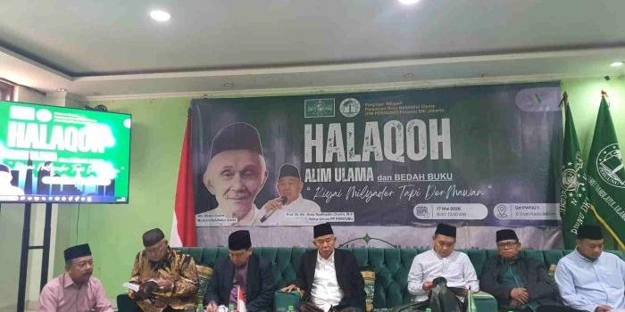 Para pembicara dalam bedah buku Kiai Miliarder Tapi Dermawah karya M. Mas
