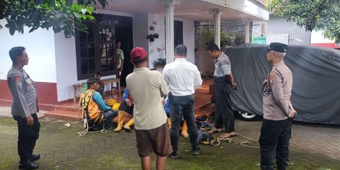 pertugas-pemeliharaan-jaringan-pln-tersengat-listrik-saat-bertugas-di-malang-begini-kondisinya