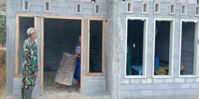 Rumah milik Suyen menjadi satu dari sebelas rumah yang direhab oleh Satgas 106 Kodim Malang.