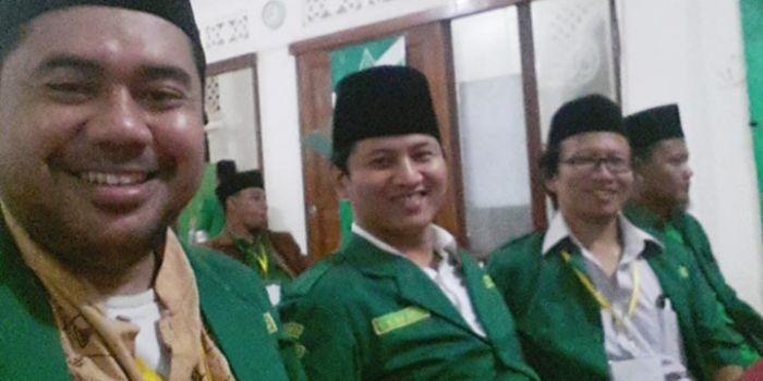 Gus Zakki (kiri) bersama Bupati Trenggalek, H. M. Nur Arifin dalam satu kegiatan. foto: istimewa