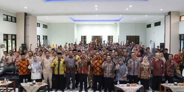 khawatir-ada-kongkalikong-warga-minta-dprd-gresik-awasi-spmb