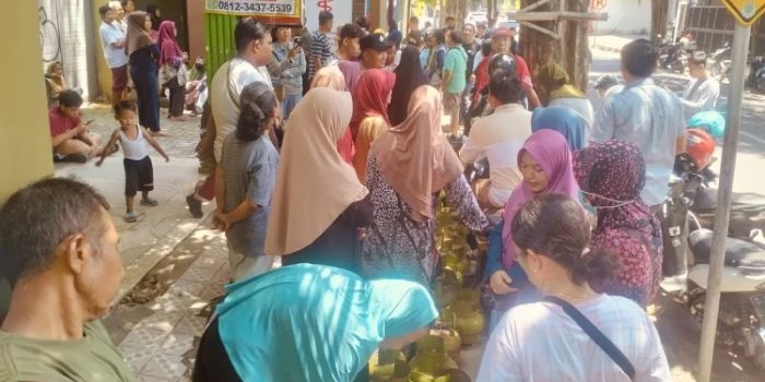sekda-tuban-sebut-pasokan-lpg-3-kg-aman-harga-dipatok-rp18-ribu-di-pangkalan