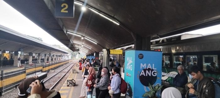 5-kereta-tujuan-surabaya-dan-malang-terlambat-akibat-gangguan-di-jakarta-kai-daop-8-buka-suara