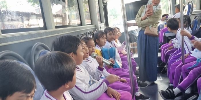 kolaborasi-uniska-dan-dishub-kota-kediri-edukasi-transportasi-sejak-dini-program-satria-bahagia