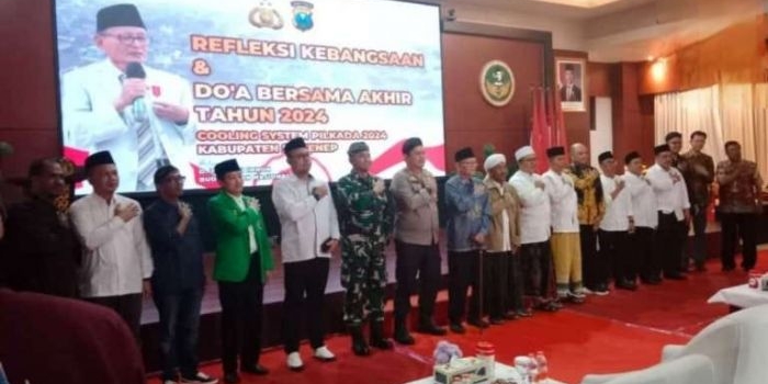 gelar-doa-bersama-dan-refleksi-akhir-tahun-2024-polres-sumenep-hadirkan-d-zawawi-imron