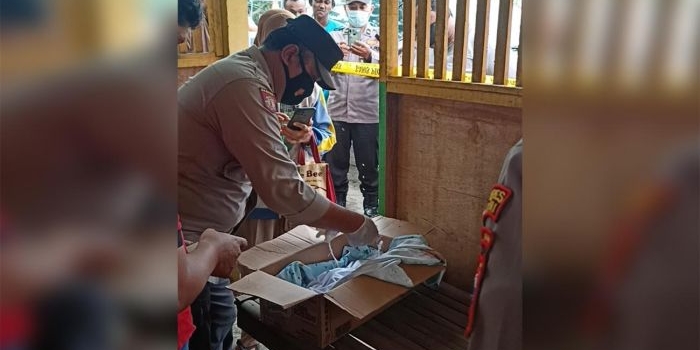 warga-desa-kandat-kediri-digegerkan-temuan-bayi-dalam-kardus-dalam-kondisi-meninggal-dunia