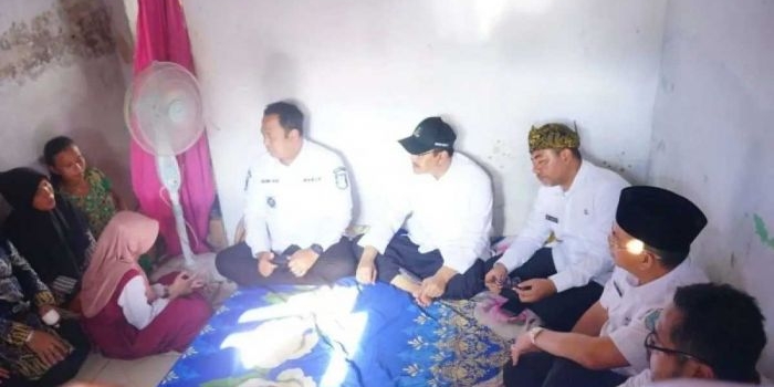mensos-datangi-rumah-calon-siswa-sekolah-rakyat-di-kota-probolinggo