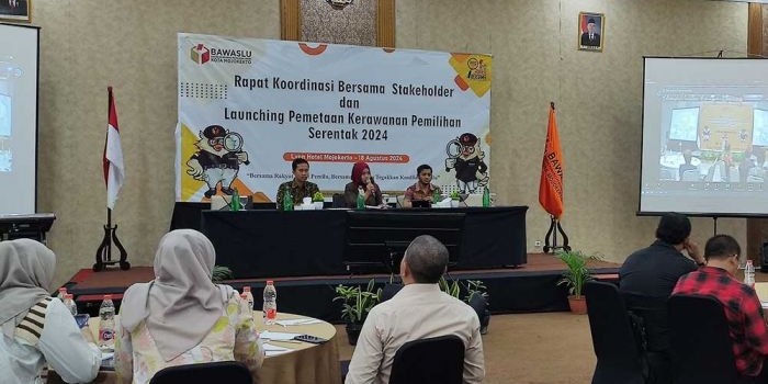 Bawaslu Kota Mojokerto dalam acara pemetaan kerawanan dan antisipasi gangguan dalam pilkada serentak. 