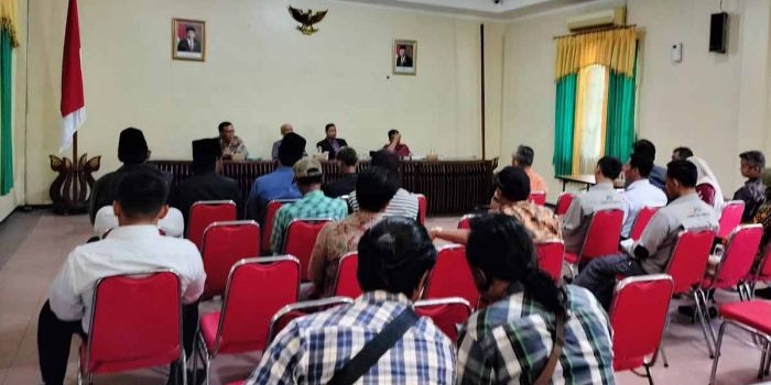 Mediasi yang dilakukan kedua pihak untuk menyelesaikan polemik di Kwanyar Barat, Bangkalan.