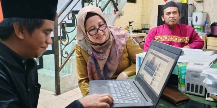 rumah-literasi-digital-surabaya-dorong-edukasi-konten-kreatif-dan-bijak-dari-tingkat-rw