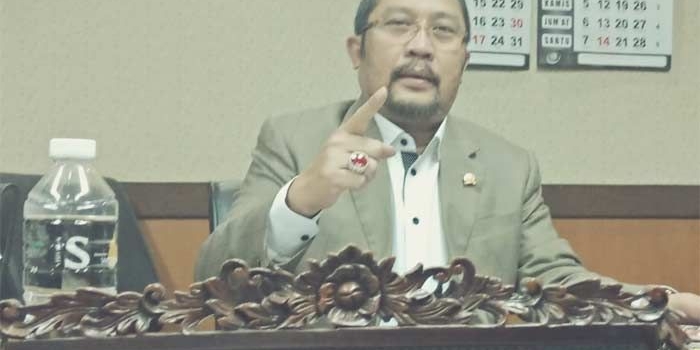 Sahat Tua Simanjuntak, S.H, Sekretaris DPD Partai Golkar Jatim. foto: DIDI ROSADI/ BANGSAONLINE