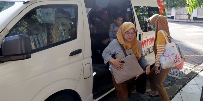 dishub-surabaya-siapkan-tombol-penilaian-sopir-suroboyo-bus-dan-wira-wiri
