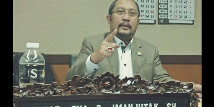 Sahat Tua Simanjuntak, SH, Ketua F-PG DPRD Jatim.
