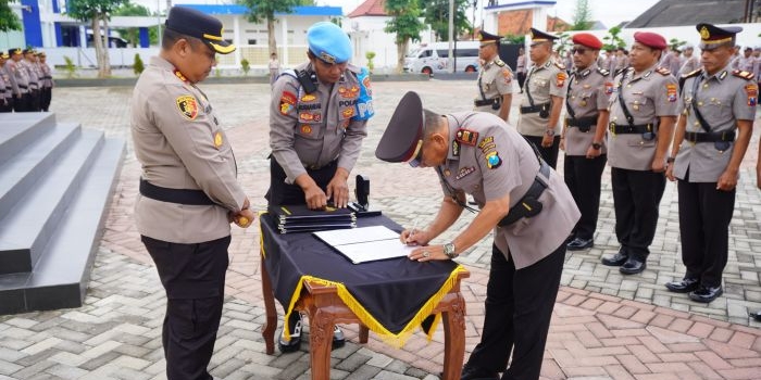 kapolres-pamekasan-pimpin-sertijab-sembilan-pejabat-utama