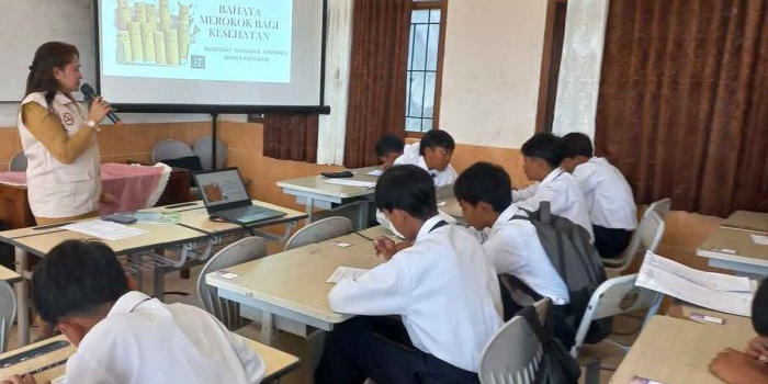 sosialisasi-kawasan-tanpa-rokok-dinkes-kota-batu-sasar-smpn-satu-atap