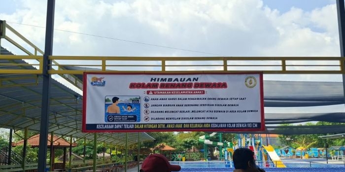 Area kolam renang wisata Jati Sewu Menganti