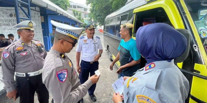 satlantas-polres-pasuruan-gelar-ramp-check-di-terminal-pandaan