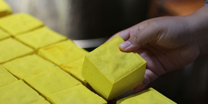 Tahu kuning, produk unggulan khas Kota Kediri. Foto: Ist