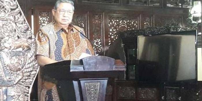 Presiden RI ke-6 SBY saat jumpa pers soal hilangnya dokumen kemaritan Munir di Cikeas, Bogor, Jawa Barat, Selasa (25/11/2016). foto: kompas.com