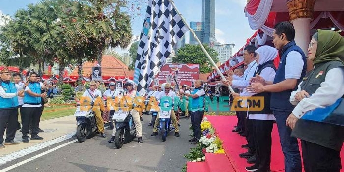 gubernur-khofifah-lepas-relawan-tali-asih-untuk-keluarga-pahlawan-di-22-kabupatenkota