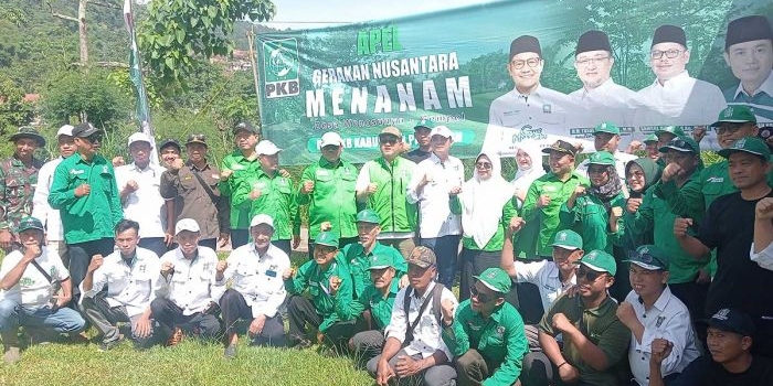 hijaukan-lereng-gunung-penanggungan-dpc-pkb-kabupaten-pasuruan-tanam-3-500-bibit-pohon
