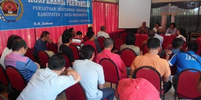 Suasana Konferensi PWI di RM Jimbaran. 