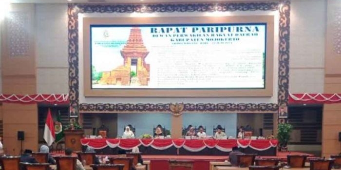 dprd-mojokerto-gelar-rapat-paripurna-bahas-perubahan-kua-ppas-apbd-2025